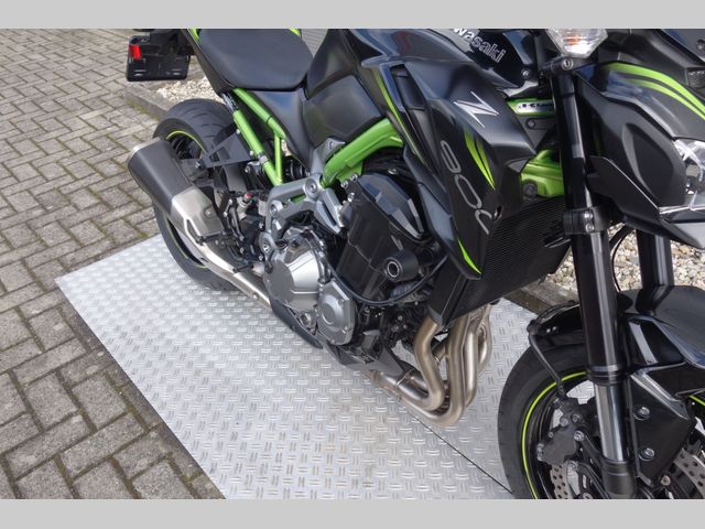 kawasaki - z900