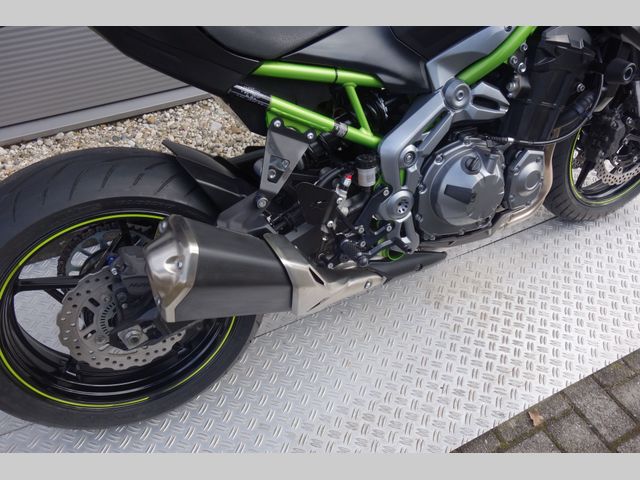 kawasaki - z900