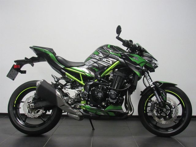 kawasaki - z900