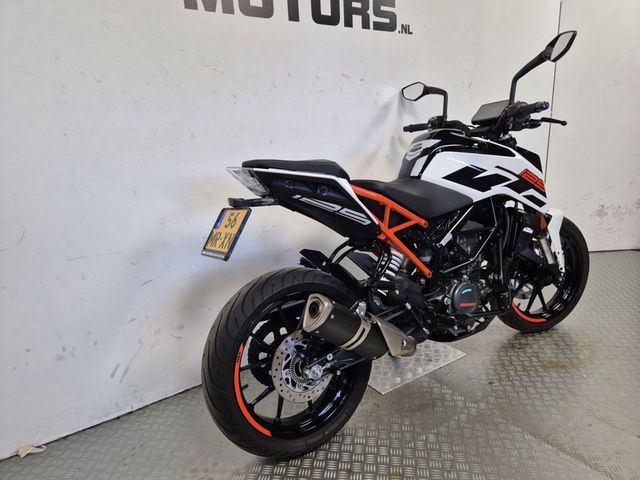 ktm - 125-duke