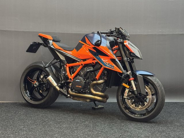 ktm - 1290-super-duke-r