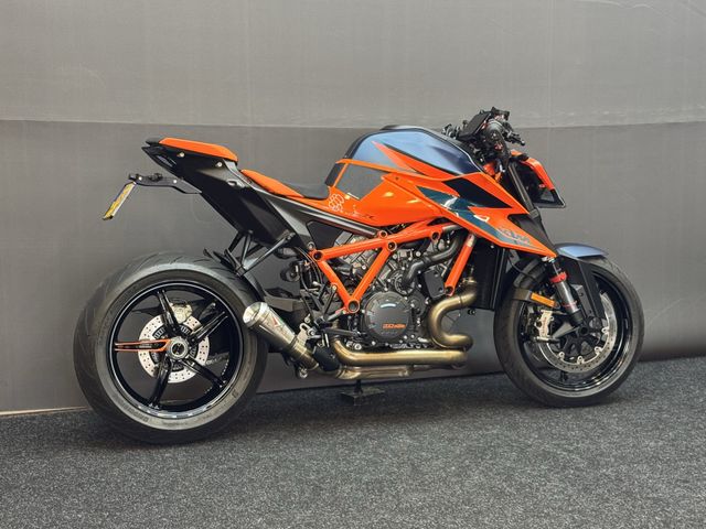 ktm - 1290-super-duke-r