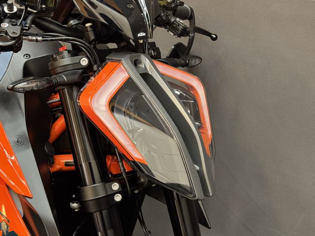 ktm - 1290-super-duke-r