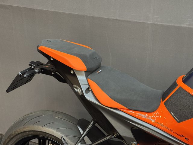 ktm - 1290-super-duke-r