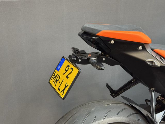 ktm - 1290-super-duke-r