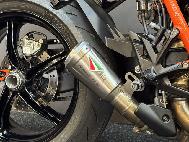 ktm - 1290-super-duke-r