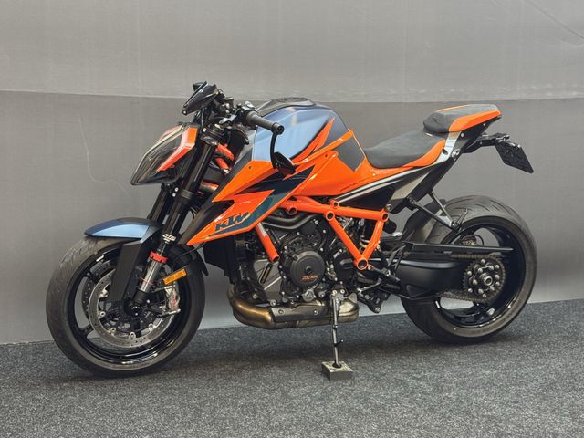 ktm - 1290-super-duke-r