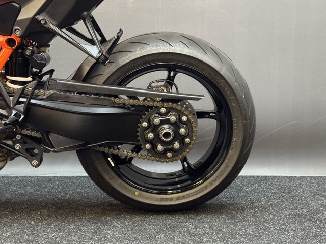 ktm - 1290-super-duke-r