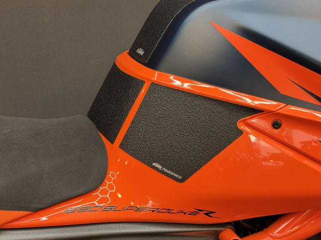 ktm - 1290-super-duke-r