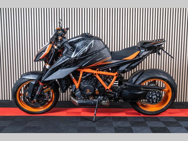 ktm - 1290-super-duke-r