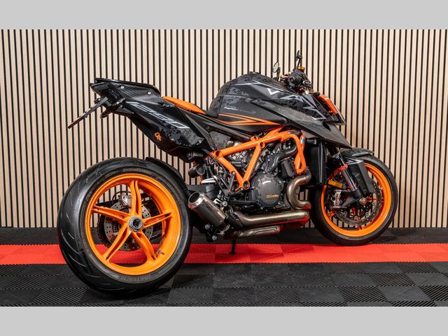 ktm - 1290-super-duke-r