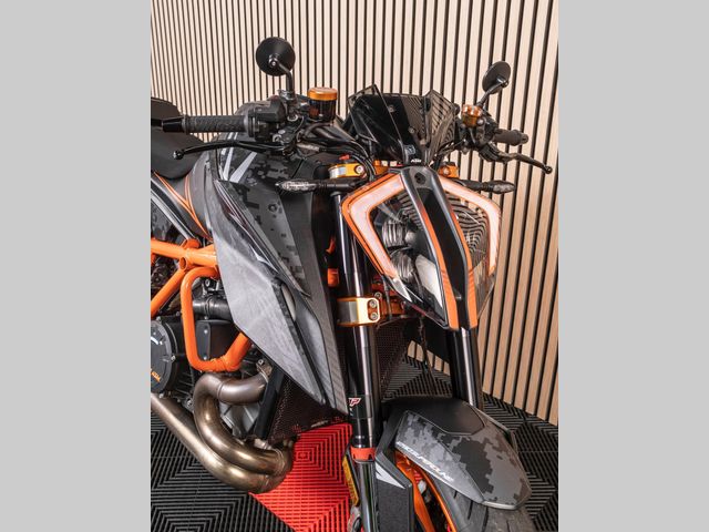 ktm - 1290-super-duke-r