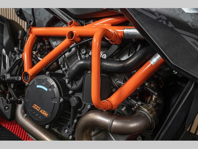 ktm - 1290-super-duke-r