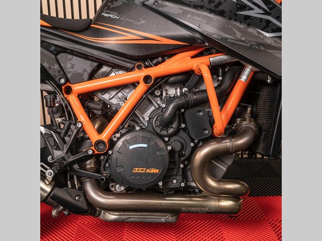 ktm - 1290-super-duke-r