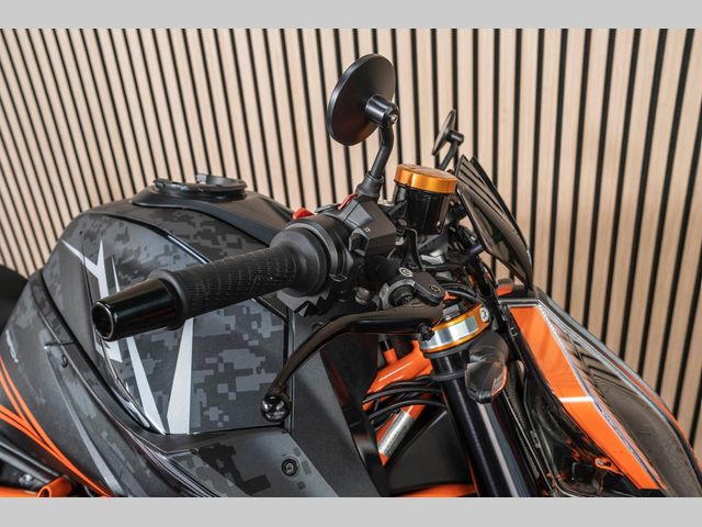 ktm - 1290-super-duke-r