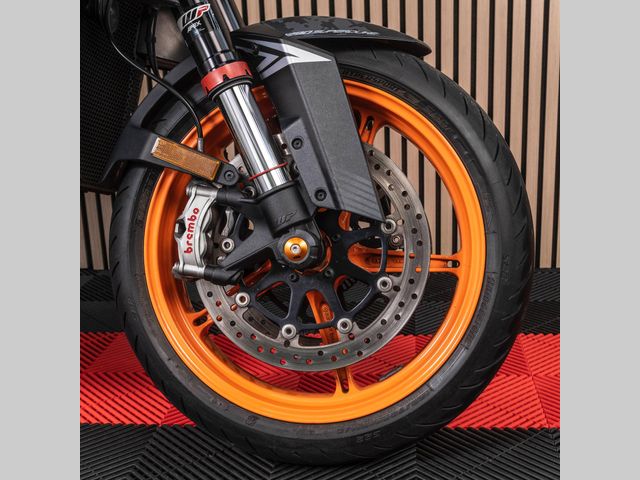 ktm - 1290-super-duke-r