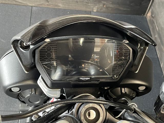 triumph - street-triple-rs