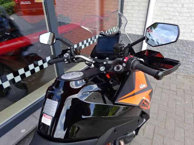ktm - 1290-super-duke-gt