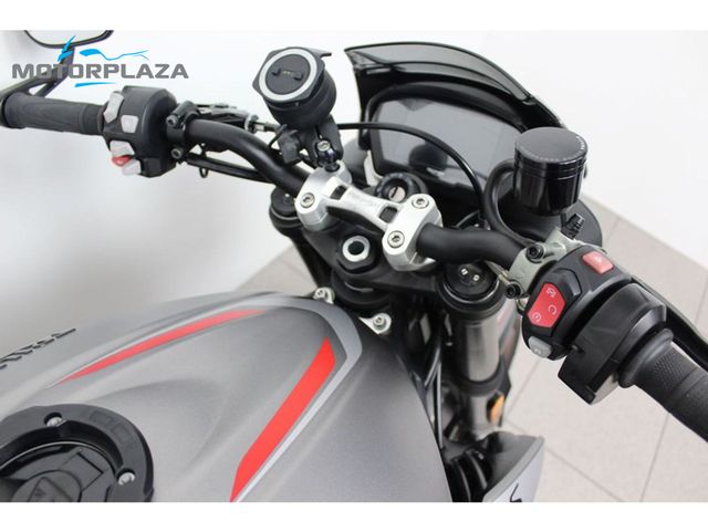 triumph - street-triple-675