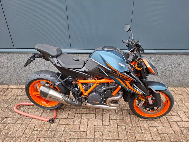 ktm - 1290-super-duke-r