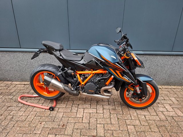 ktm - 1290-super-duke-r