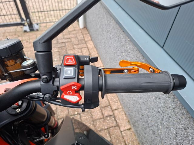 ktm - 1290-super-duke-r