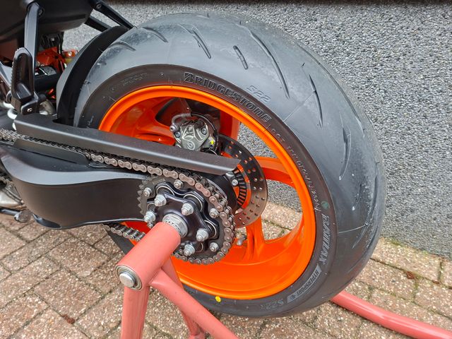 ktm - 1290-super-duke-r
