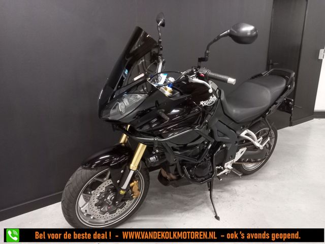 triumph - tiger-1050
