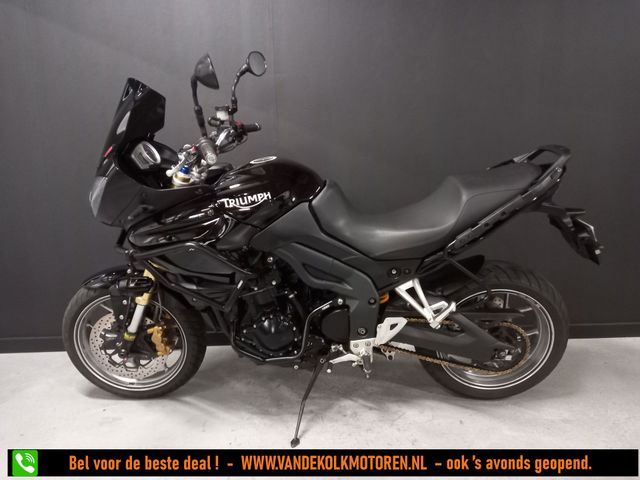 triumph - tiger-1050