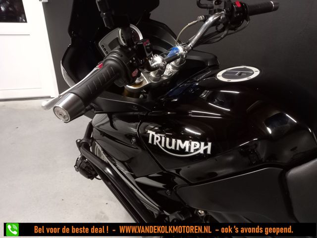 triumph - tiger-1050