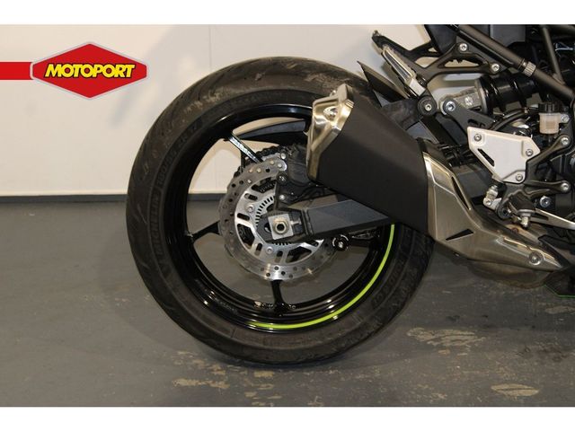 kawasaki - z900
