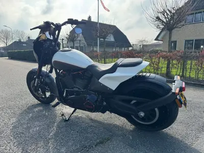 HARLEY-DAVIDSON SOFTAIL FXDR 114 – foto 2