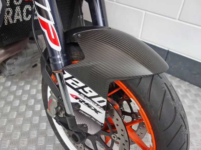 ktm - 1290-super-duke-r