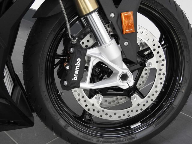 bmw - s-1000-r