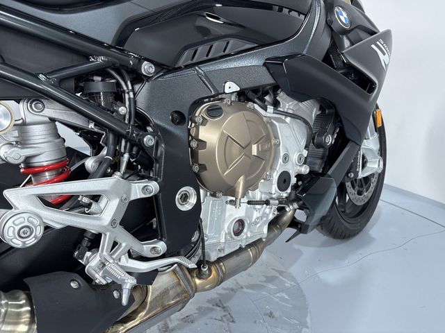bmw - s-1000-r