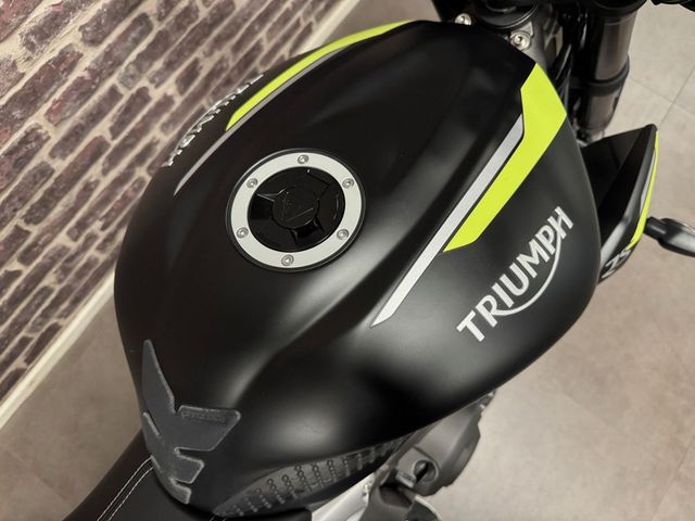 triumph - street-triple-rs