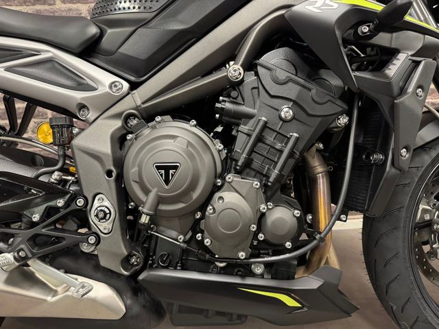 triumph - street-triple-rs
