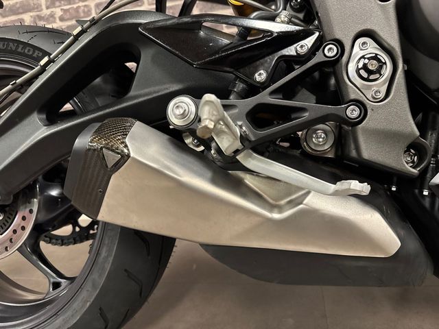 triumph - street-triple-rs