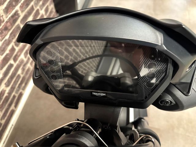 triumph - street-triple-rs