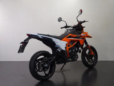 KTM 125 SMC R – foto 3