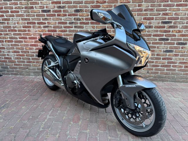 honda - vfr-1200-f-c-abs