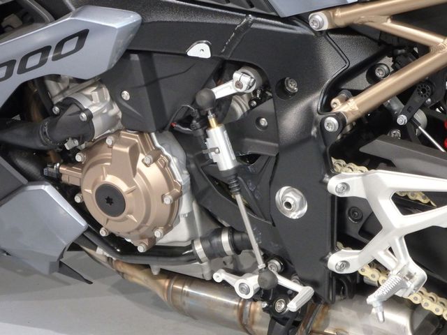 bmw - s-1000-r