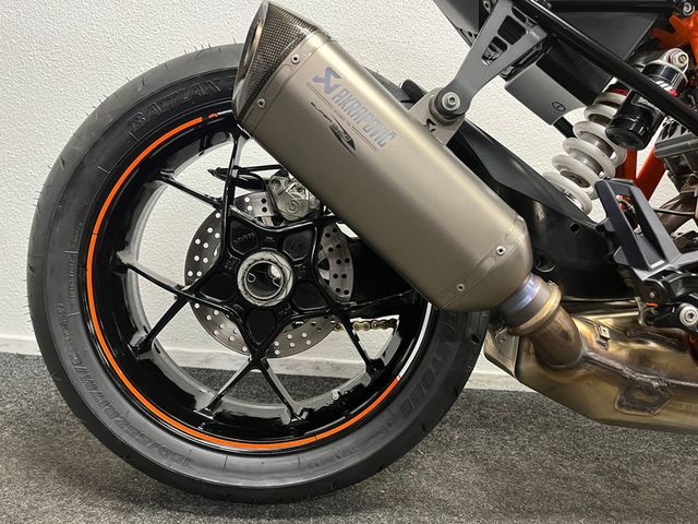 ktm - 1290-super-duke-r
