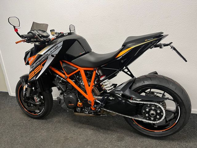 ktm - 1290-super-duke-r