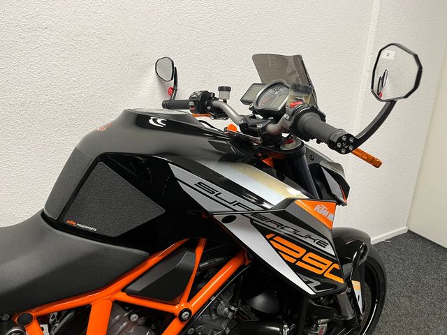 ktm - 1290-super-duke-r