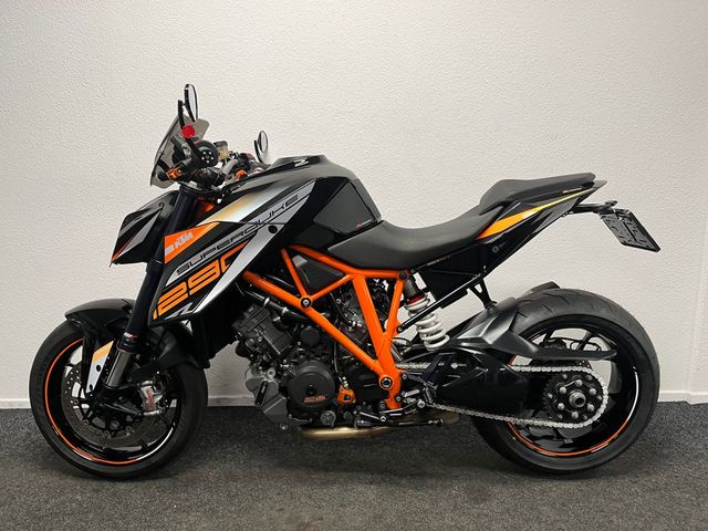 ktm - 1290-super-duke-r