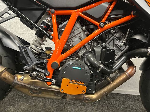 ktm - 1290-super-duke-r