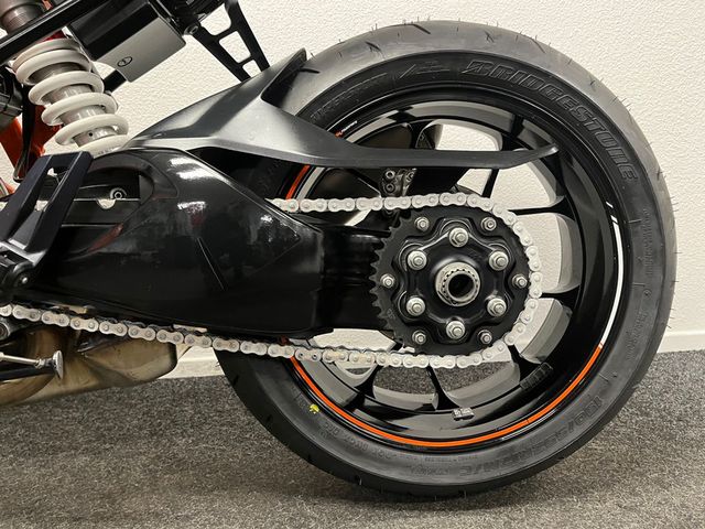 ktm - 1290-super-duke-r