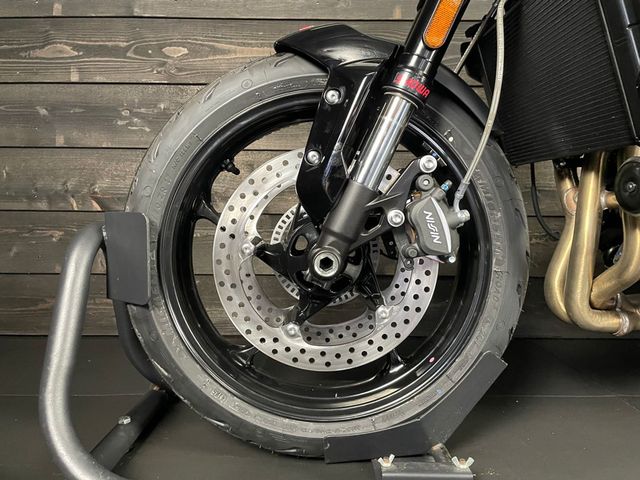 triumph - trident-660