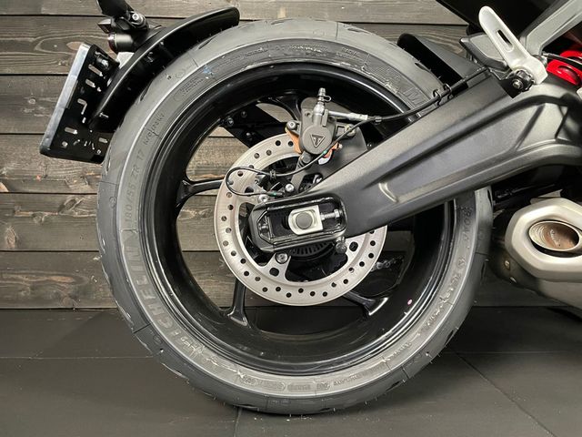 triumph - trident-660